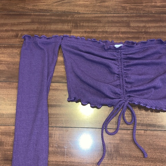 NWOT Off the Shoulder Top - Picture 3 of 3